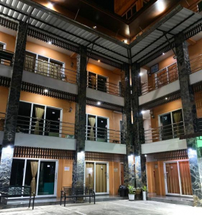 B and B Hotel